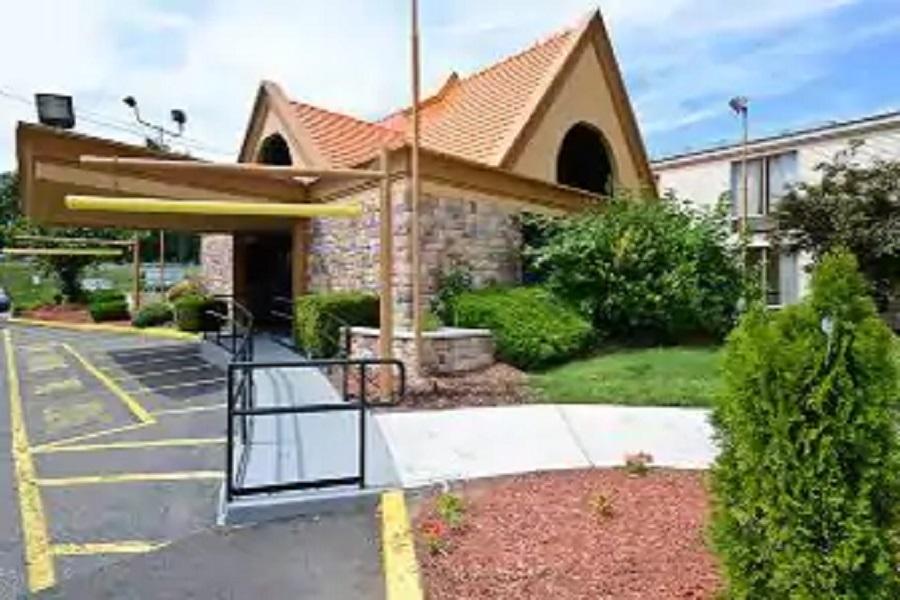 Howard Johnson By Wyndham Clifton Nj Exterior foto